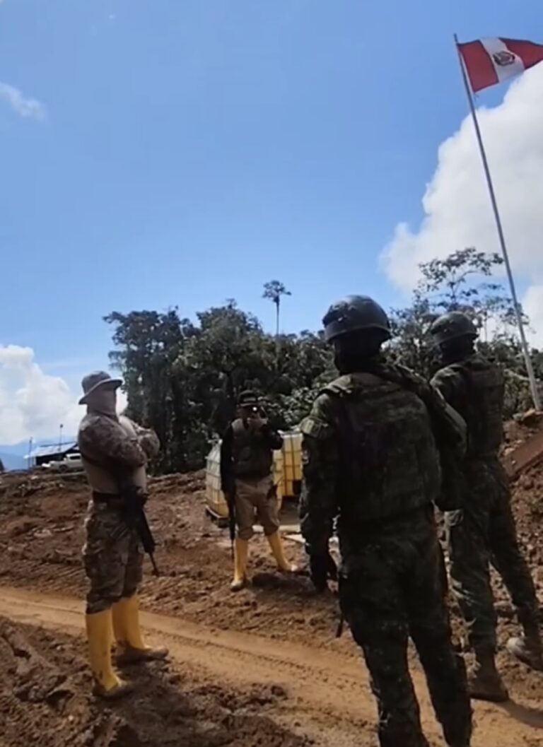 Guerra por el oro en la frontera: bandas de Ecuador, Perú y Colombia ...